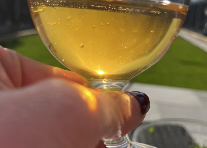Eden – Stoarmy Weather – Cider in glass close up_ Eden - Stoarmy Weather - Cider in glass close up_