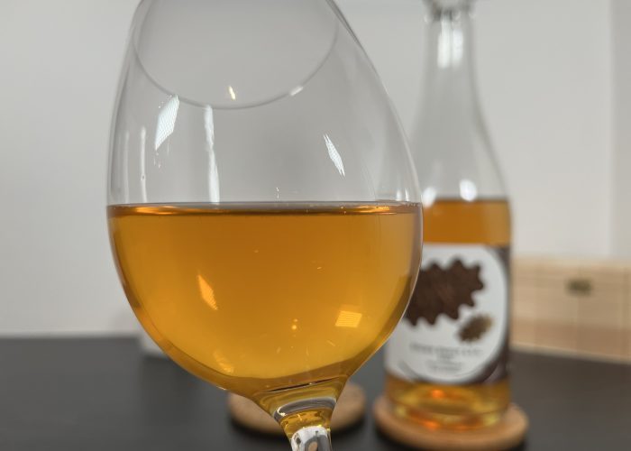 Ross-on-Wye Brown Snout Oak Barrel 2020 in glass _ cider colour Ross-on-Wye Brown Snout Oak Barrel 2020 in glass _ cider colour