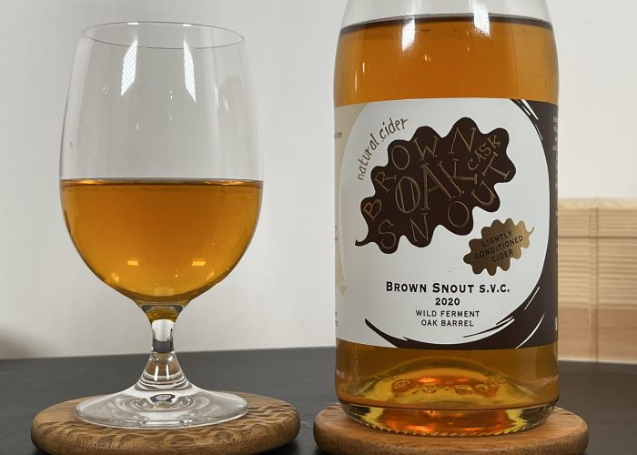 Ross-on-Wye Brown Snout Oak Barrel 2020 in glass close up Ross-on-Wye Brown Snout Oak Barrel 2020 in glass close up